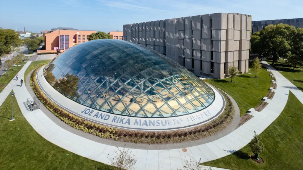 Keunikan Dan Keindahan Dari Perpustakaan The Joe and Rika Mansueto Library di University of Chicago