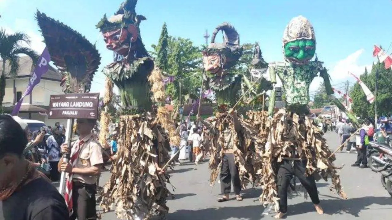 HUT Ciamis ke-382! Karnaval Etnik Galuh Merayakan Kekayaan Budaya dan Peran Pemerintah