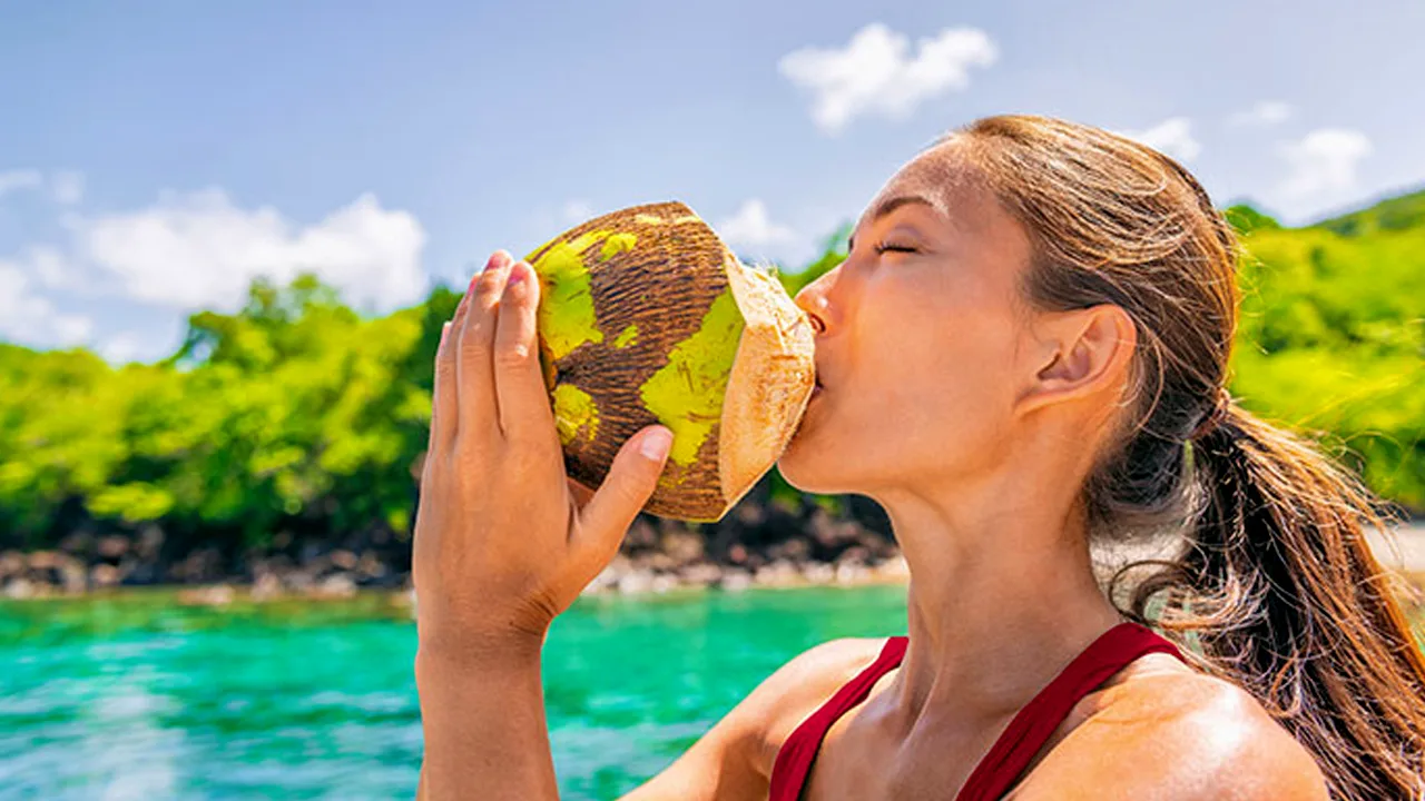 Apa yang Terjadi pada Tubuh Anda Jika Minum Air Kelapa Setiap Hari?