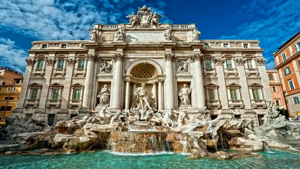 Jumlah Turis Dibatasi Air Mancur Trevi di Roma Kembali Dibuka